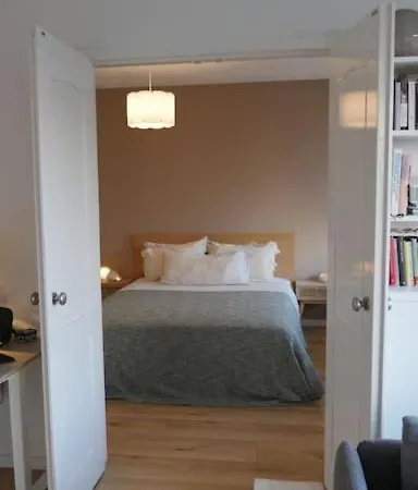 With A Stunning View Of The Hague Apartamento